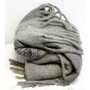 Artisan collection Gray Wool Hand Woven Blanket Throw Floral Design Fringe